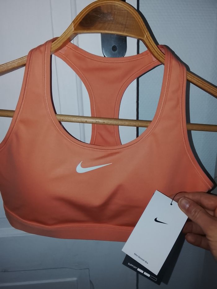Ensemble Nike FIT training Swoosh/Universa taille M - photo numéro 2