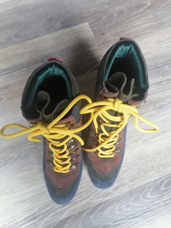 Bottines bleu, noir et bordeaux à talons épais avec lacets jaunes - Taille 39 - Luciano Barachini - photo numéro 3