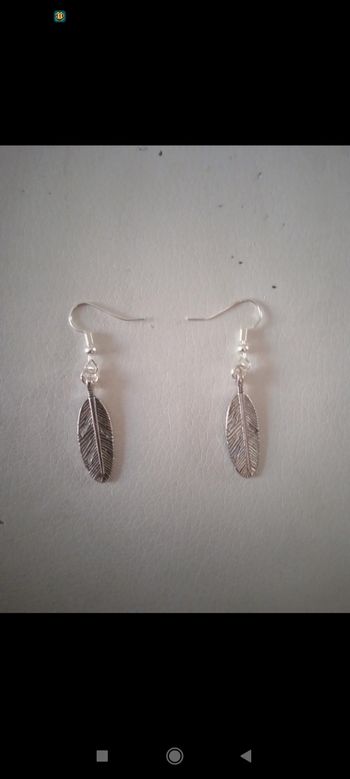 Boucle d'oreille plume