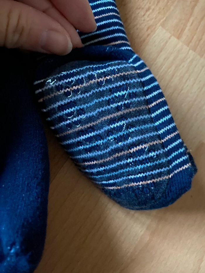 Lot de 2 paires de Chaussettes anti dérapantes « tigre » Taille 18-22 - photo numéro 4