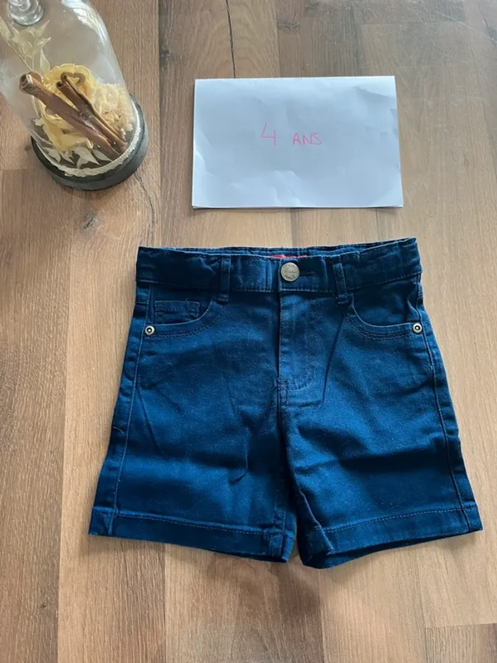 Short - 4 ans