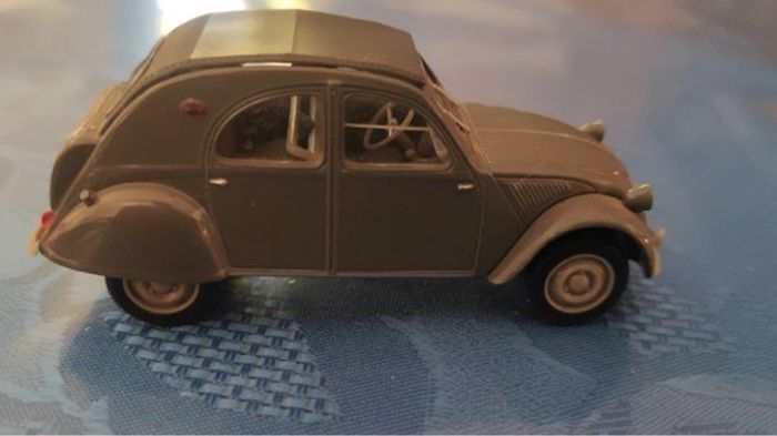 Citroën 2CV miniature