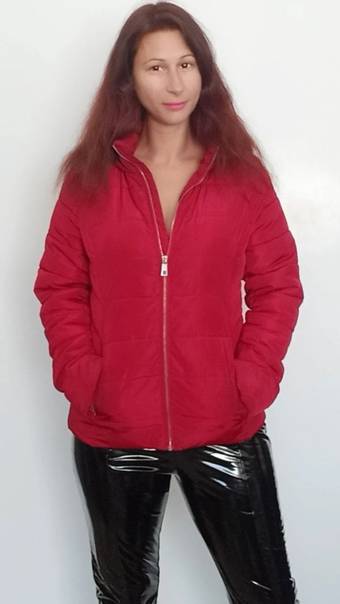 Doudoune rouge zippée à capuche taille 36 - photo numéro 1