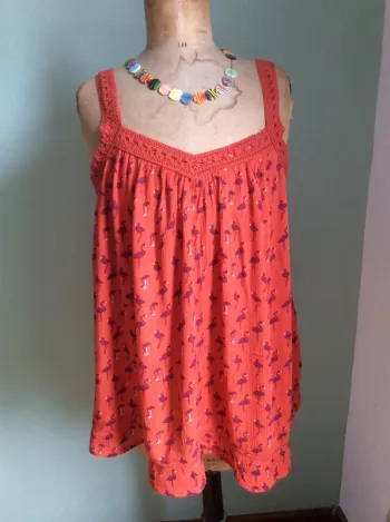 Top terracotta avec motifs flamants