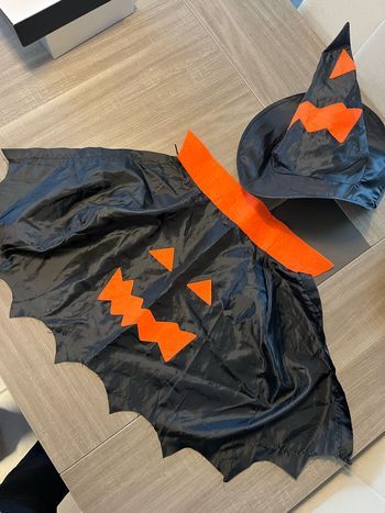 Cape et chapeau halloween