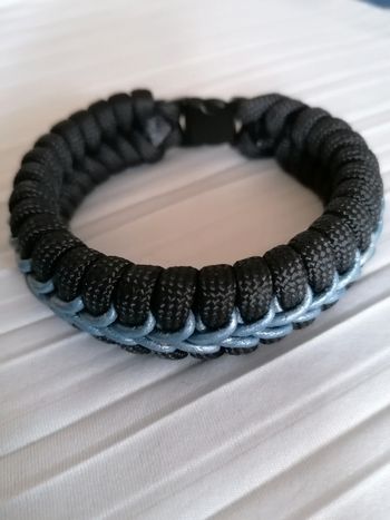 Bracelet en corde et cuir