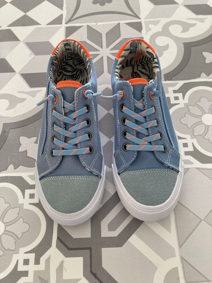 Baskets taille 33 - photo numéro 3