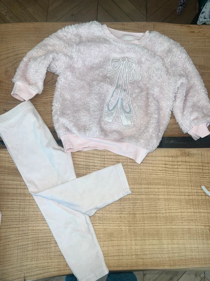 Pyjama Primark 3-4 ans 3 4 bien chaud pour l’hiver pilou tout doux