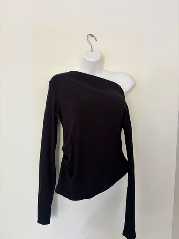 Pull noir épaule dénudé Zara femme taille S 