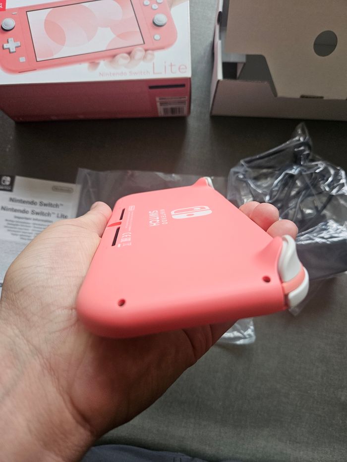 Switch lite rose en parfait état - photo numéro 5