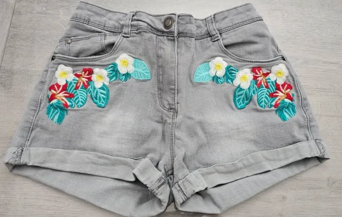 Short en jeans gris a fleur orchestra 14 ans