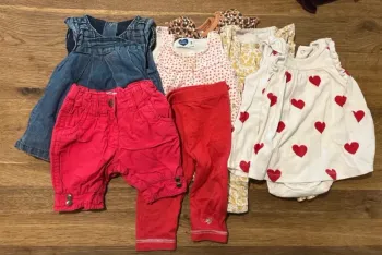 Lot de vêtements bébé fille