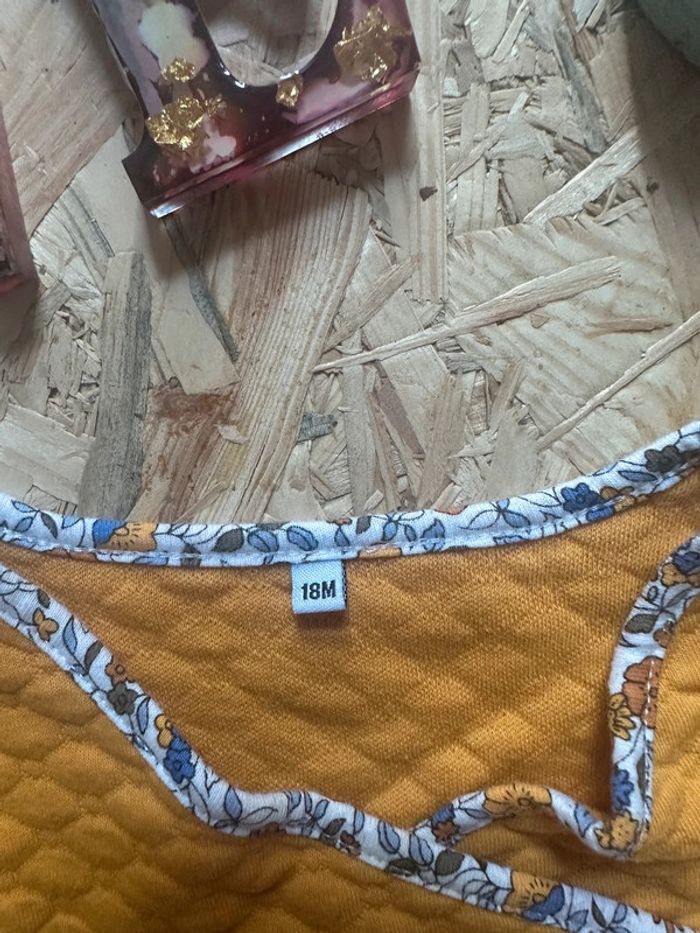 Joli gilet jaune pour bébé 18M - photo numéro 2