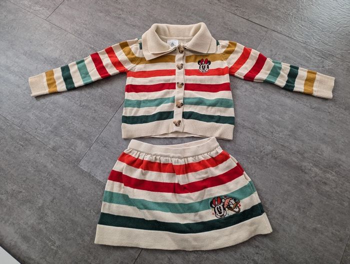 Ensemble fille 3 ans gilet et jupe Disney store comme NEUF