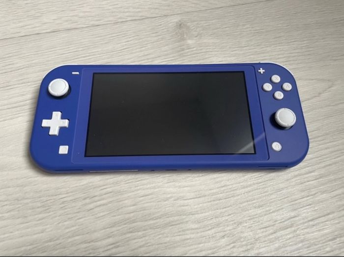 Nintendo Switch Lite - photo numéro 2
