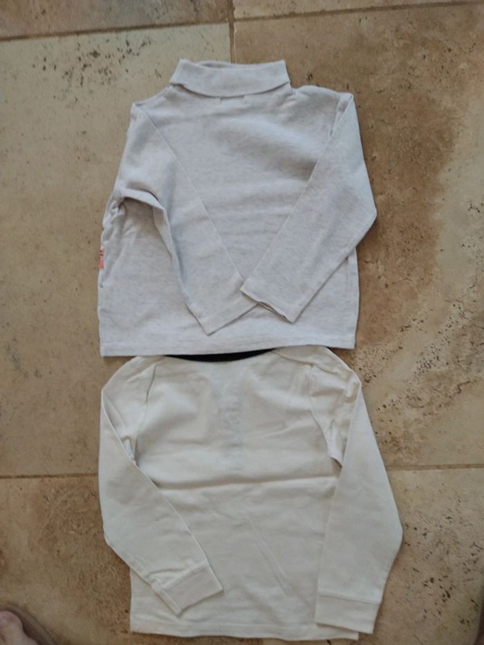 Lot de 2 hauts garçon en 5 ans - photo numéro 2