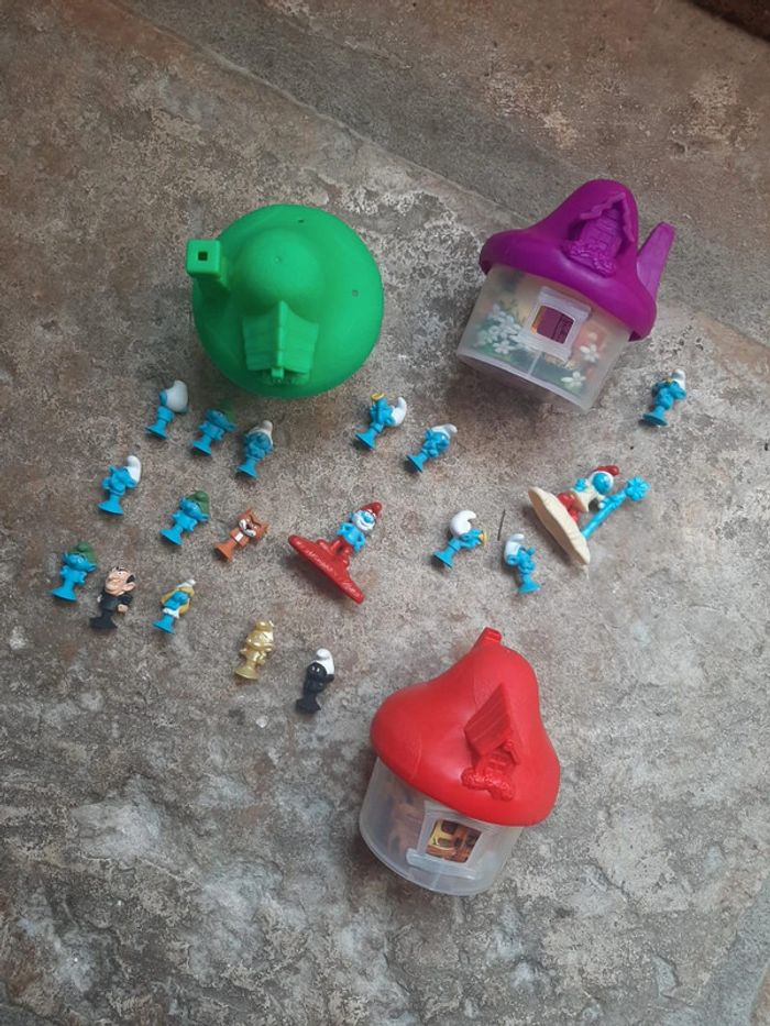 Lot Schtroumpfs maisonnettes et figurines