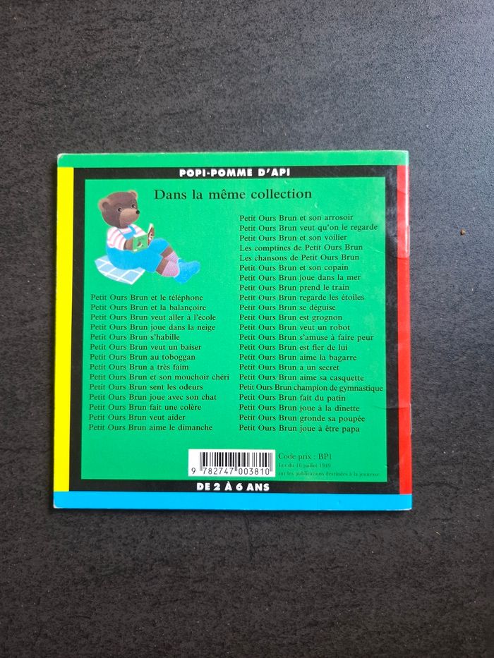 Livre Petit Ours Brun joue à être papa en très bon état - photo numéro 2
