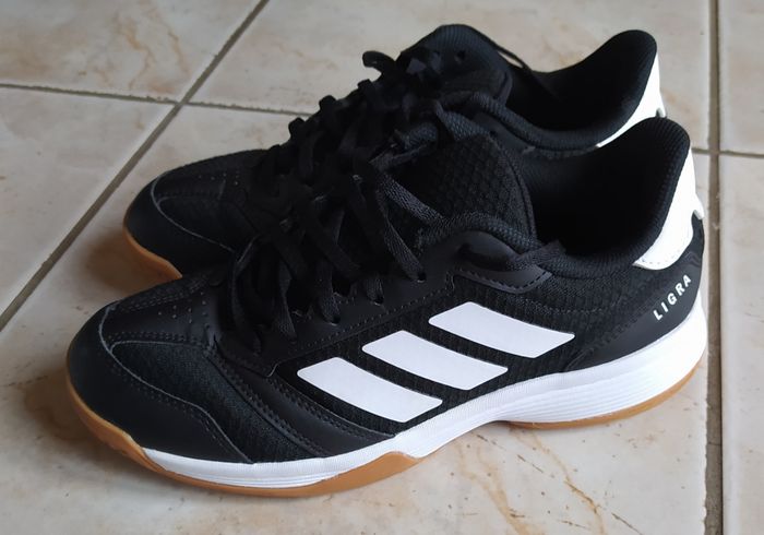 Baskets Adidas ligra taille 38