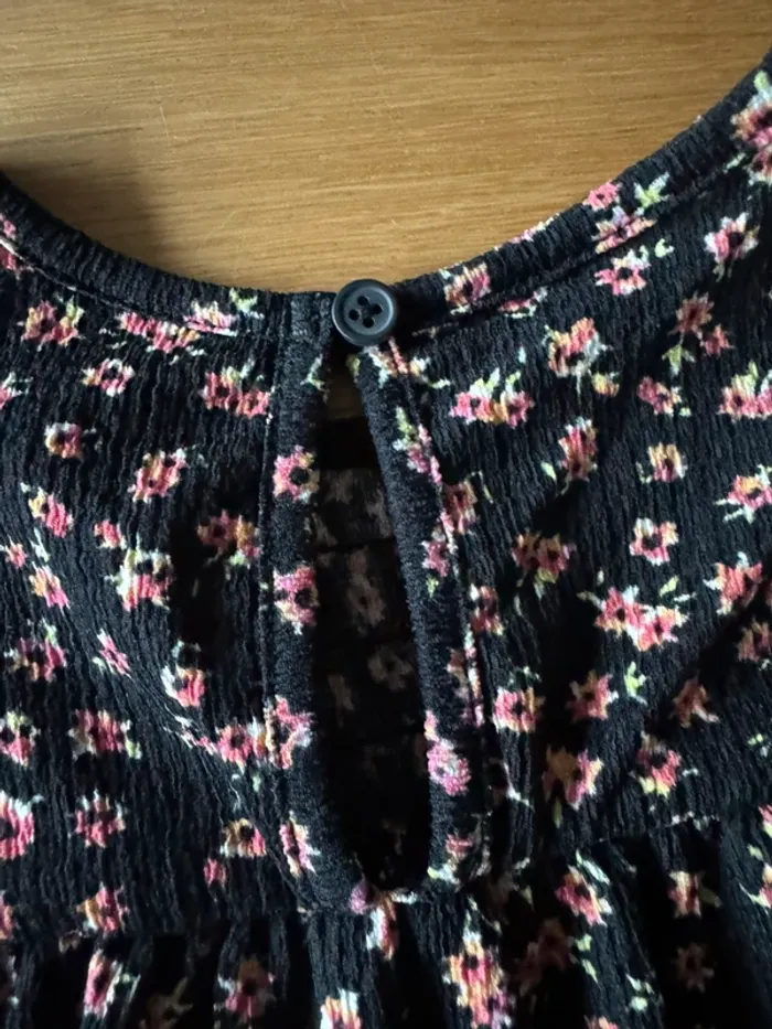 Robe ML fluide noire avec petites fleurs roses 🌸 - Taille 4 Ans - photo numéro 10