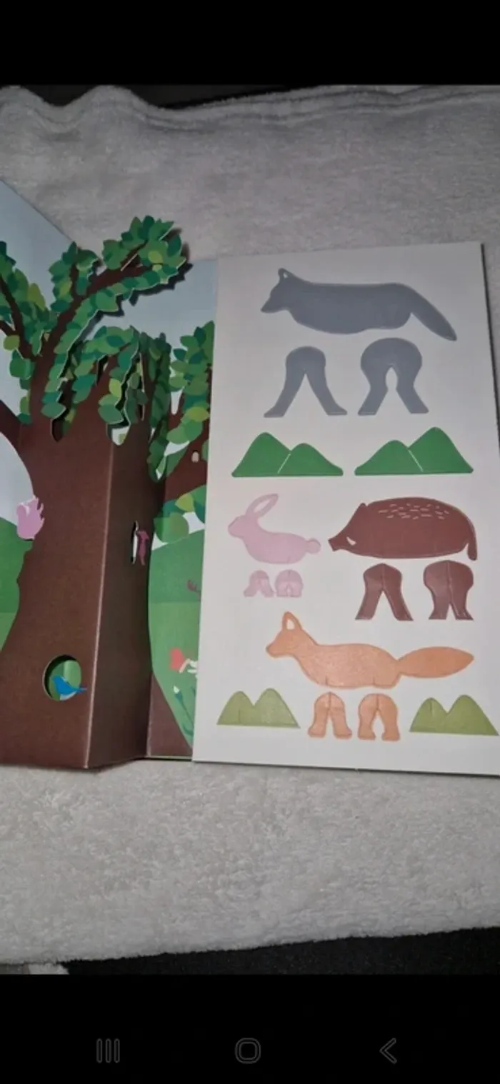 Livre jeunesse l'arbre au fil des saisons - photo numéro 2