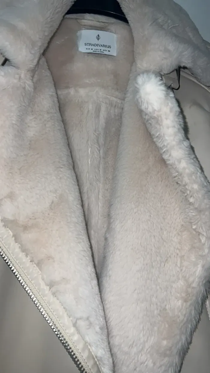 Manteau stradivarius taille M porté 1 fois - photo numéro 2