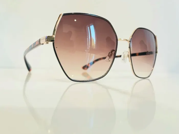Lunette de soleil femme hexagonale marron et dorée verres dégradés UV protection catégorie 2 - photo numéro 4