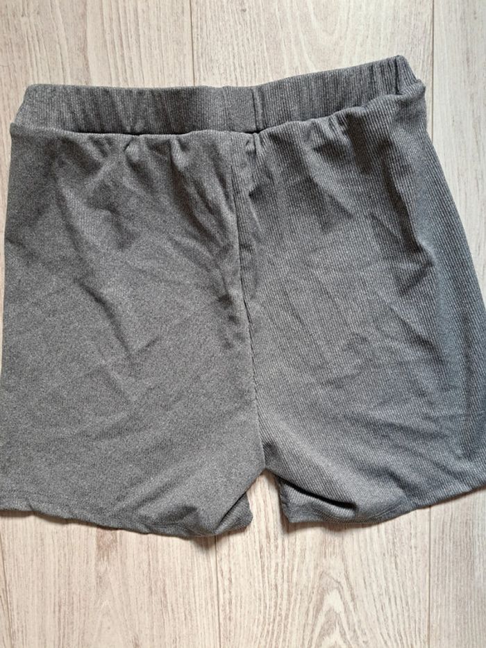 Short cycliste lounge ou pyjama.
🌸 neuf.
🌸 Taille S - photo numéro 3