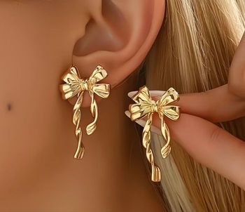 Boucle d’oreille noeud dorée