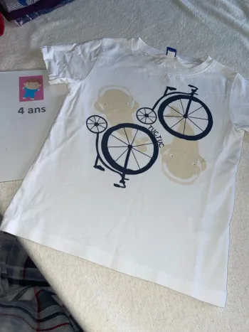 T-shirt Tuc tuc, quatre ans neuf