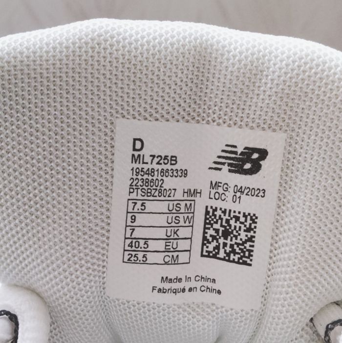 NEW BALANCE 725 NEUVES TAILLE 40.5 - photo numéro 5