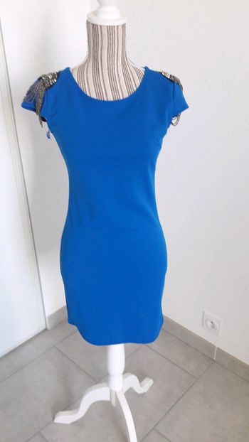 Robe taille M bleu moulante
