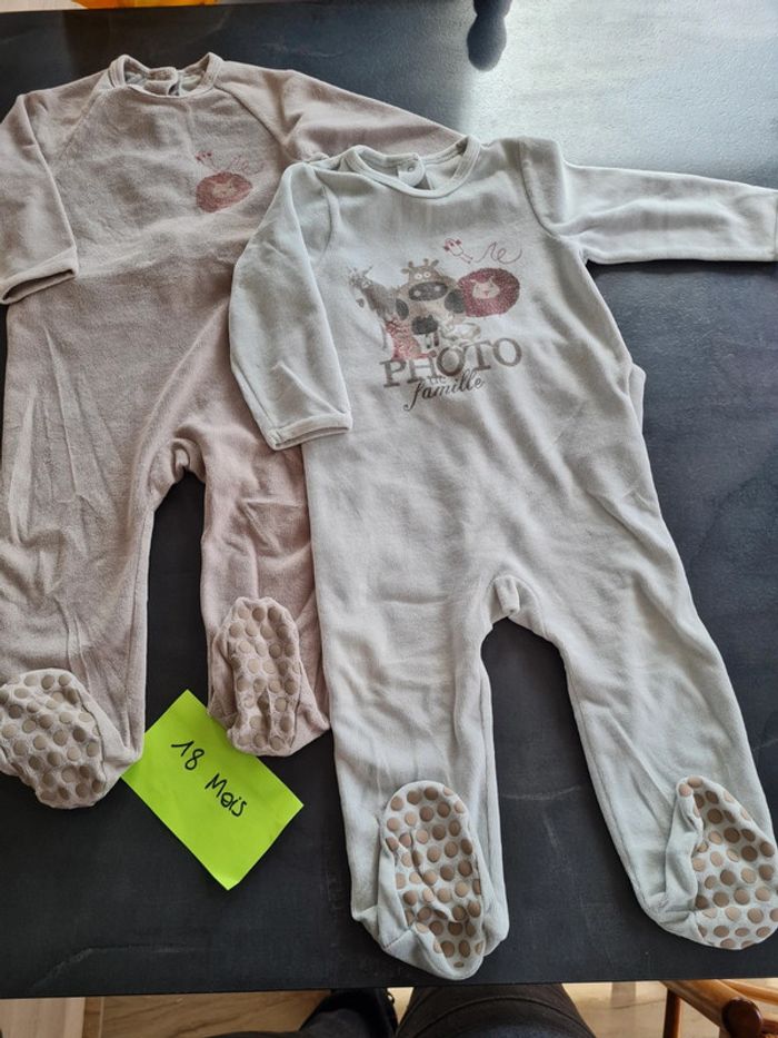 Lot de 2 pyjamas vertbaudet 18 mois