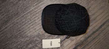 casquette fendi noir