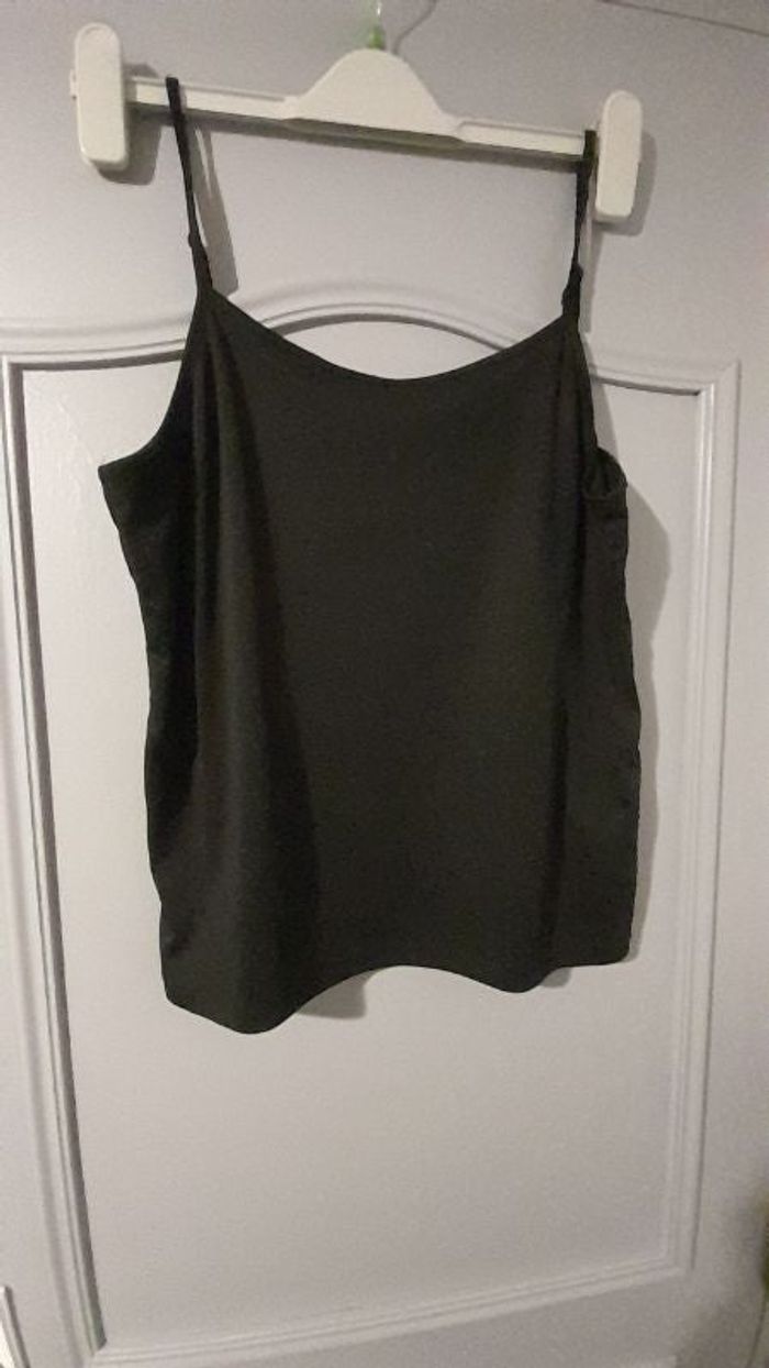 Tee-shirt fine bretelles noire