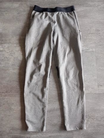 Legging fille Décathlon 10 ans.