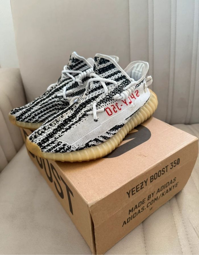 Basket Adidas Yeezy Boost 350 V2 zebra 41 1/3 - photo numéro 4