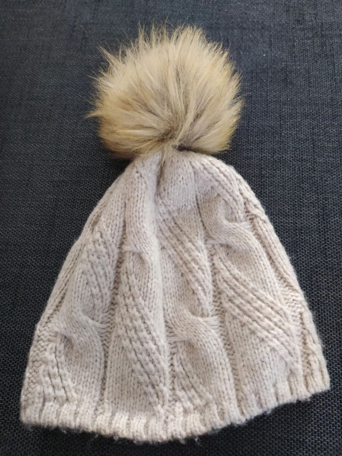 Bonnet femme beige avec pompon