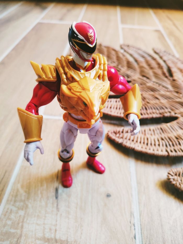 🙅 Power rangers megaforce armored figurine du ranger rouge avec bouclier - photo numéro 2
