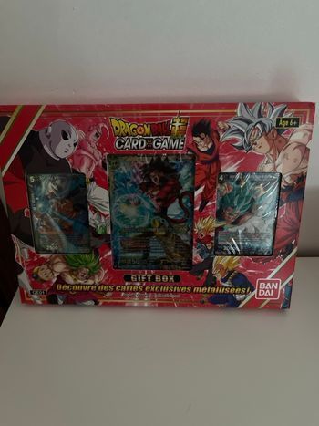 Gift. Box dragon bal 61 cartes neuf