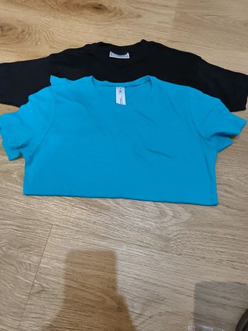 Lot de 2 t shirt taille M (38) neuf