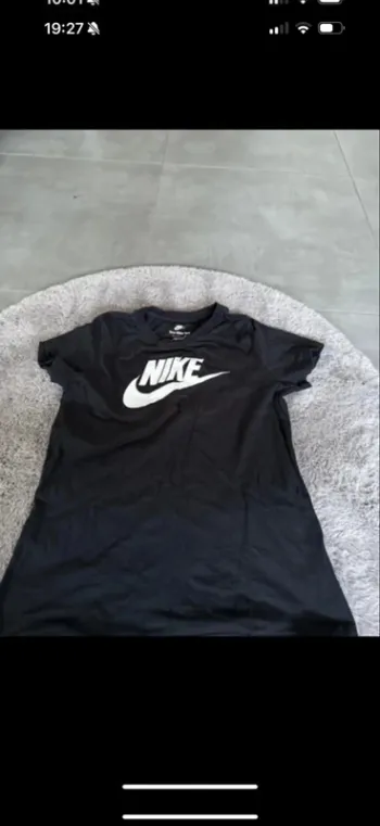 Tshirt nike taille S tres bonne etat
