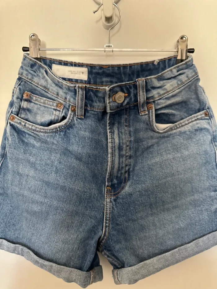 Short en jean Zara neuf 34 - photo numéro 3