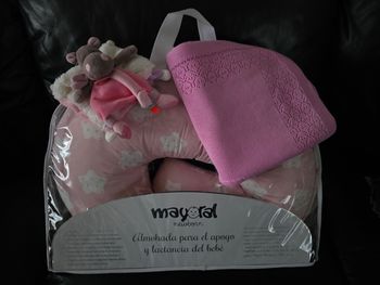 Coussin, couverture et doudou