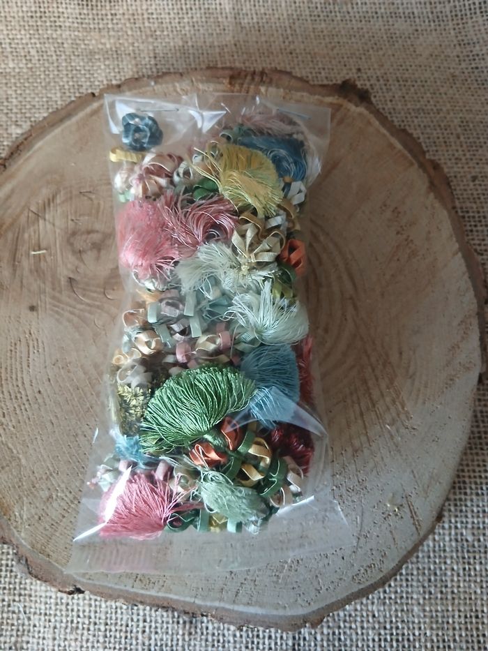 Lot de 25 pompons multicolore guipure - photo numéro 8