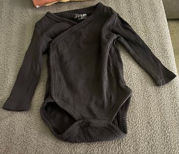 Body gris foncé bébé
