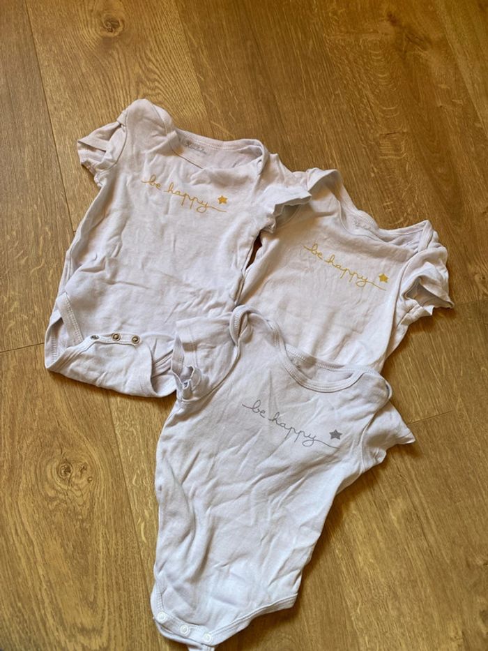 Lot bodies 12 mois