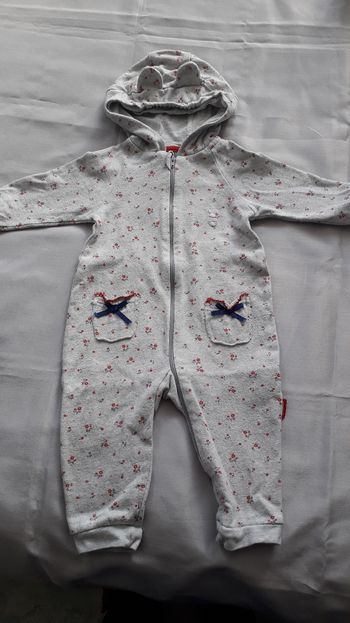 Combinaison à capuche Taille 18 mois