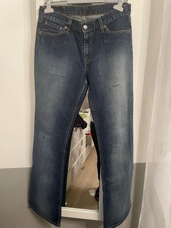 Jean levi’s 30/34 effet troué