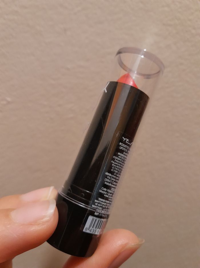 Rouge à lèvres neuf - photo numéro 3